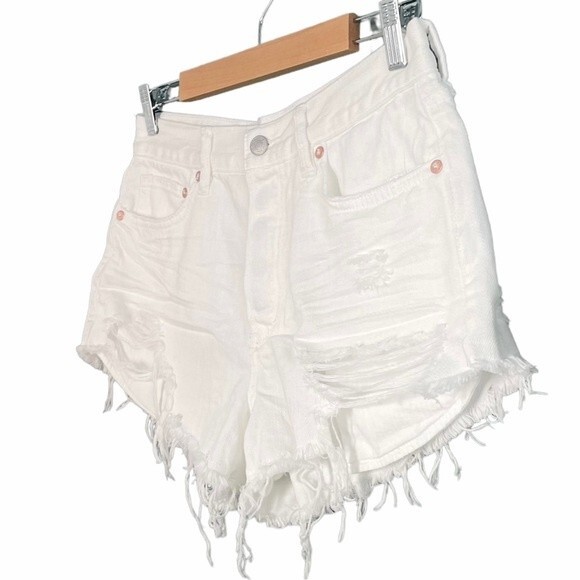 NWT Free People Loving Good Vibrations White Distressed Jean Shorts Size 27 NEW - Picture 8 of 16
